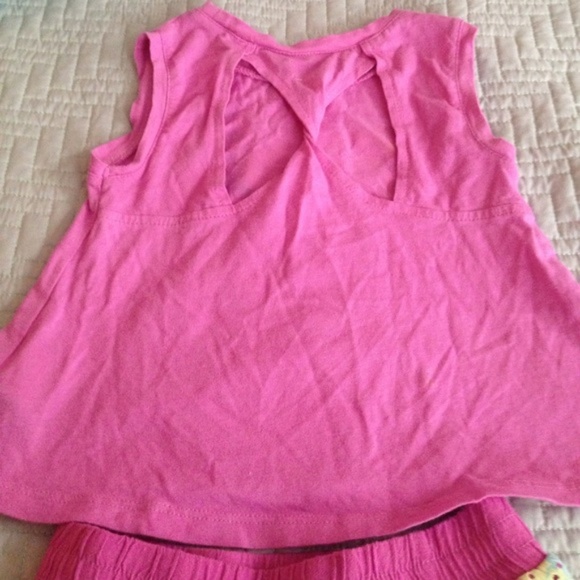 Little Dkny skirt and top set. - Picture 4 of 4